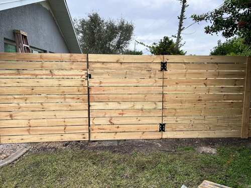  Vinyl Fencing