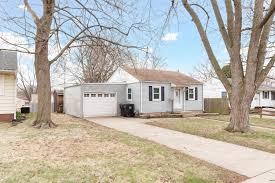 Rockford Concrete levels Driveway.