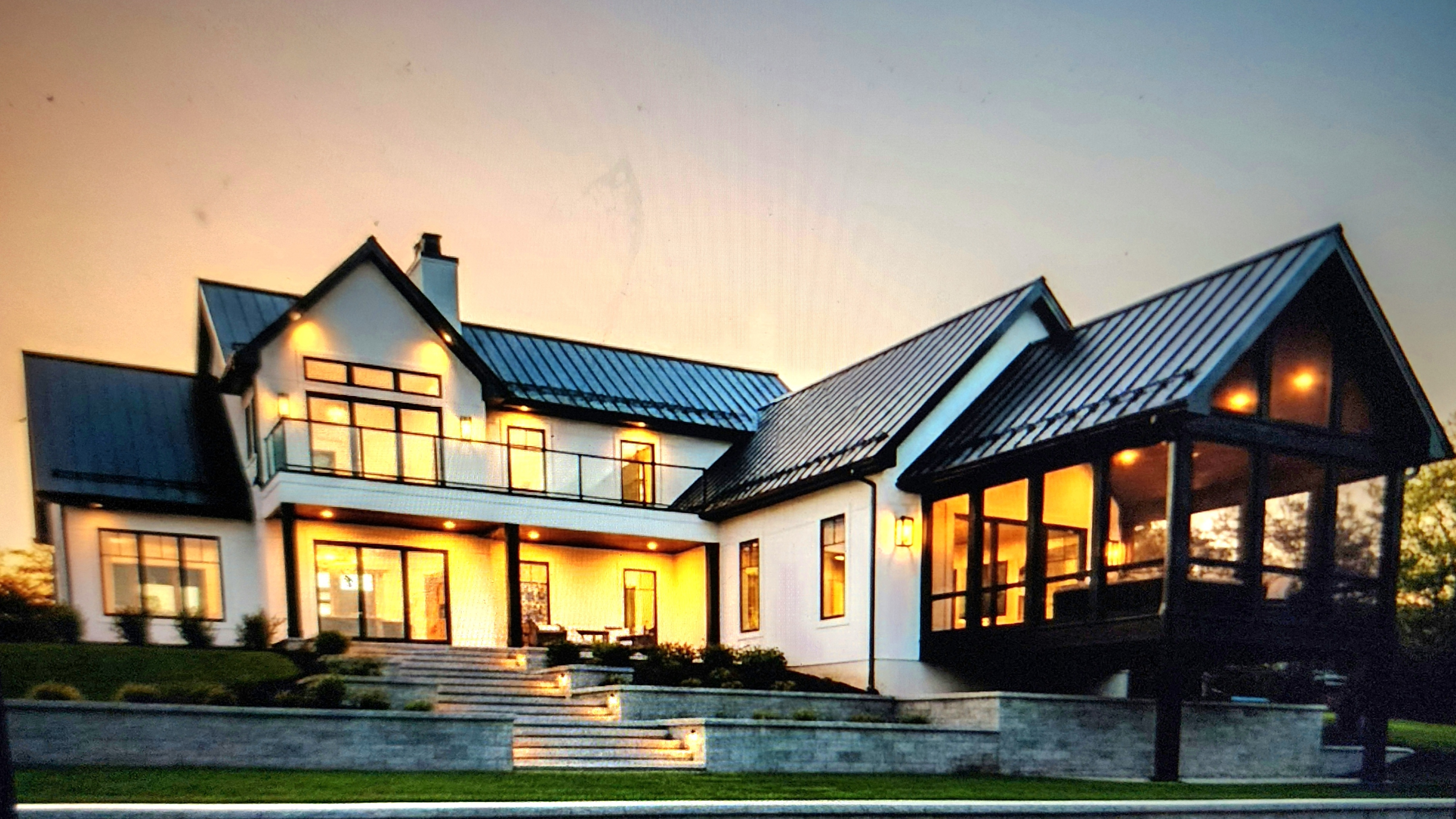 Modern 3-4 bedroom home for sale in Kalamazoo MI - Elite Realty Group