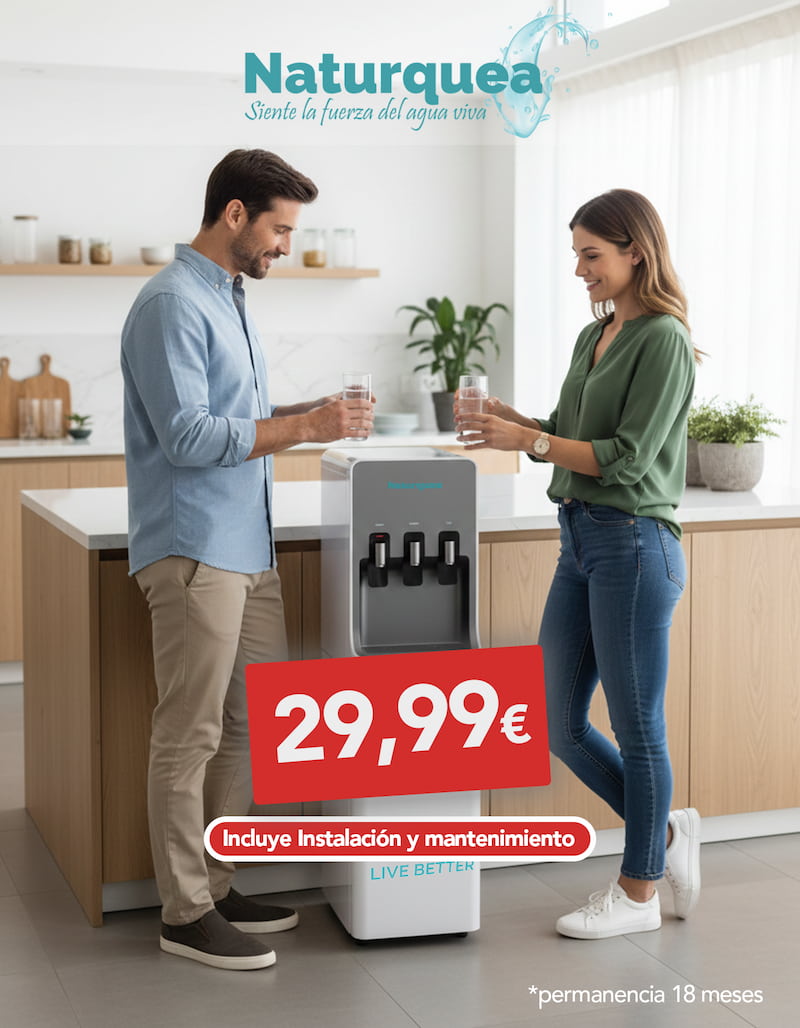 Pareja utilizando la fuente Naturquea en su cocina