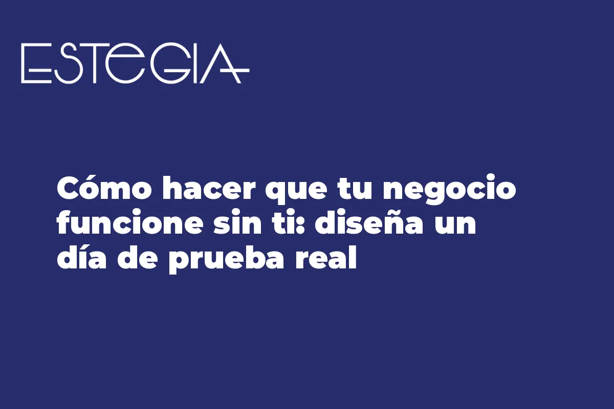 Dueña de pyme mexicana revisando procesos para que su negocio funcione sin ella