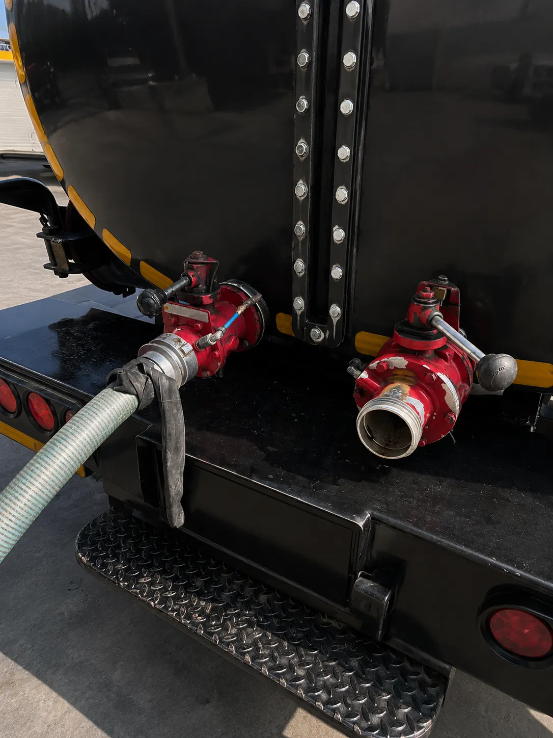  Hydrovac & Vacuum Truck
