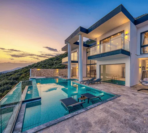 South La Quinta Routine Cleaning & Maintenance