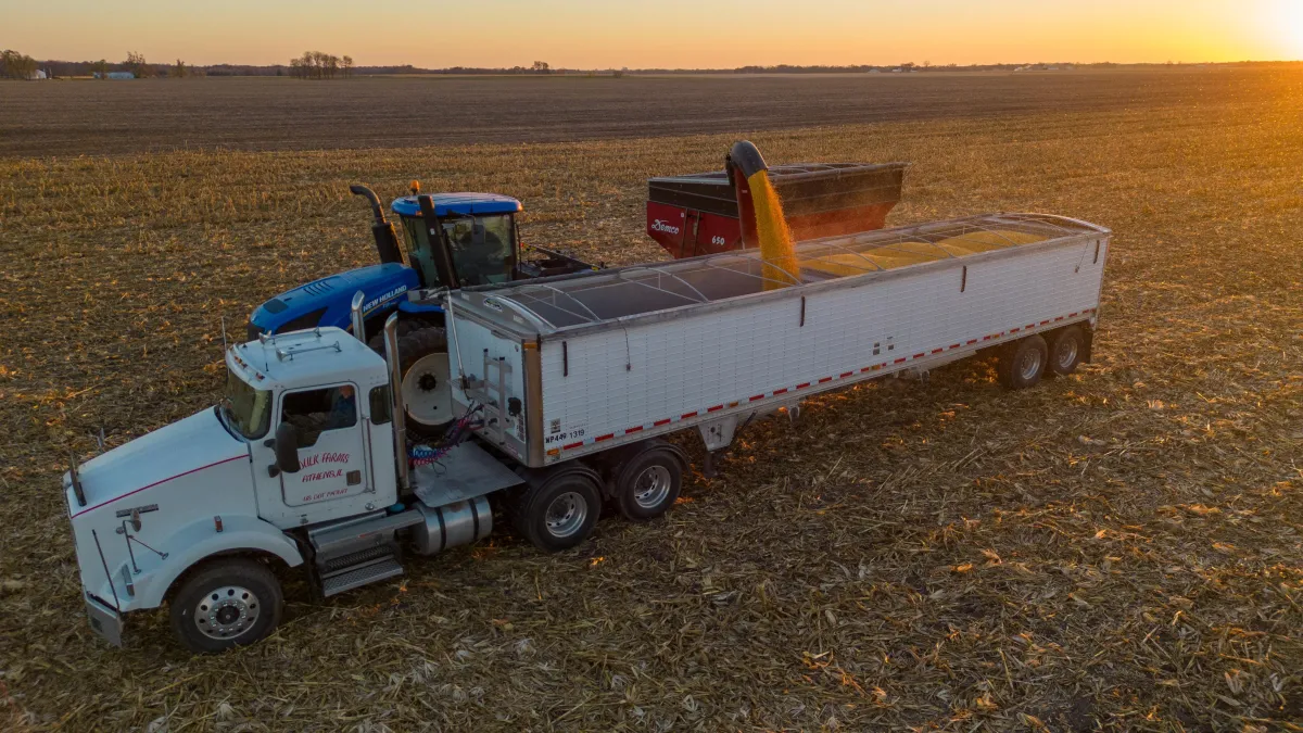 When Should You Sell Land at Auction vs Listing It in Illinois?