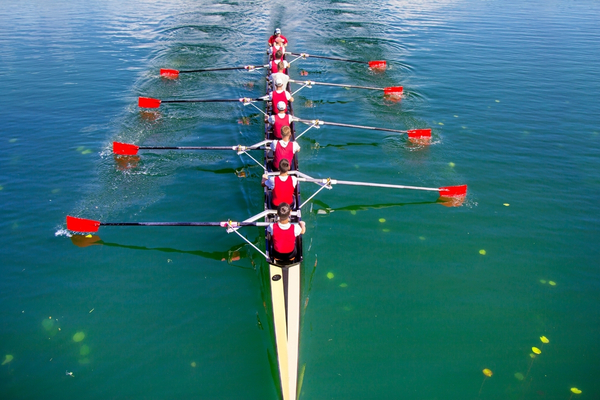 How do I build a stronger leadership team