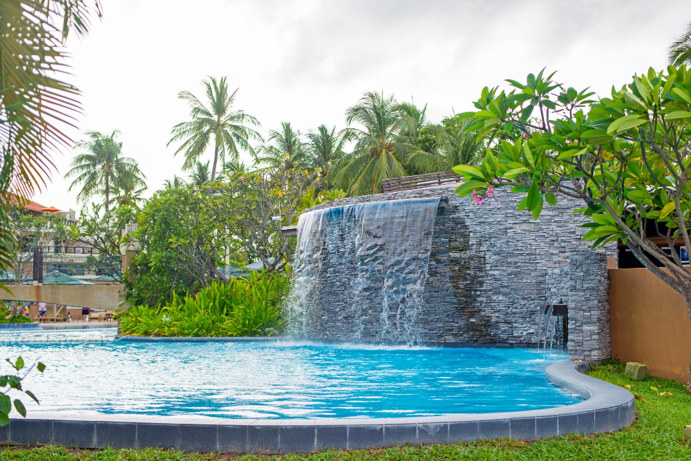 Should You Choose a Swim Spa or a Traditional Pool?
