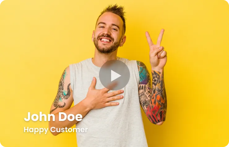Smiling man with tattoos promoting digital marketing