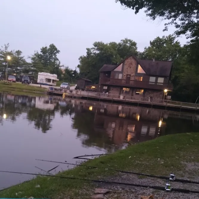 lakehouse in sunset in constitution oh