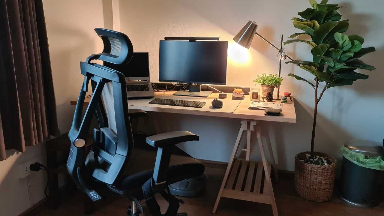 How Do Ergonomic Office Chairs Improve Employee Productivity and Health?