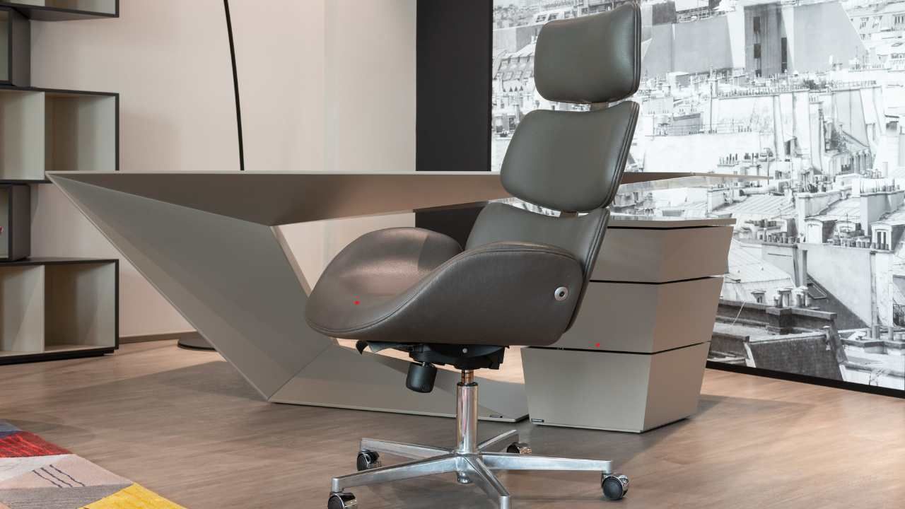 Ergonomic Chairs vs. Traditional Office Chairs: Which is Better for Your Workspace?