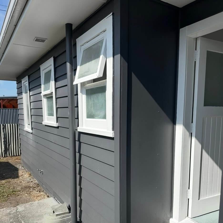 Priming and repainting exterior weatherboards in Hawke's Bay
