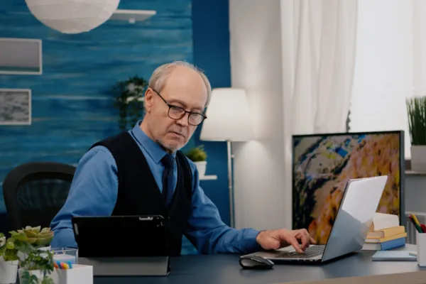 Medicare Supplement vs. Medicare Advantage in Jacksonville, FL: Which Is Better When You Turn 65?