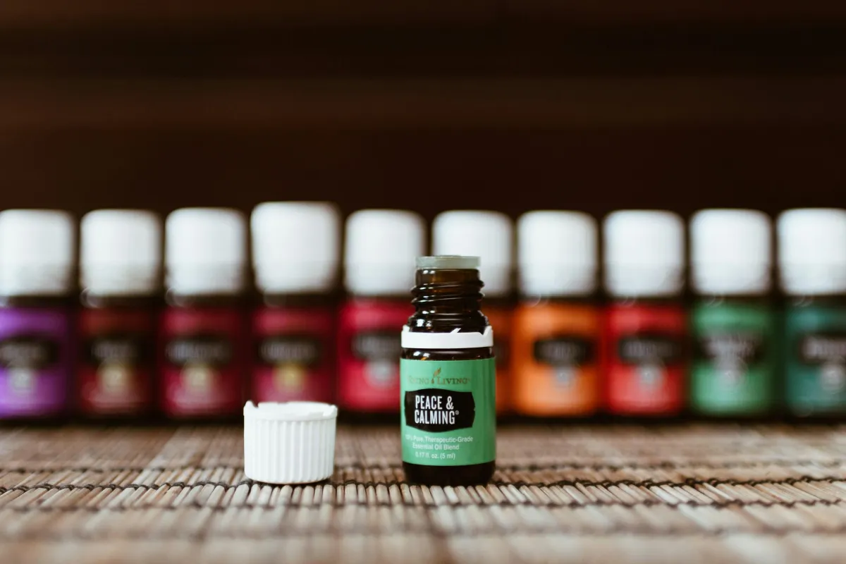 Explore 200 essential oils and DIY your own creation