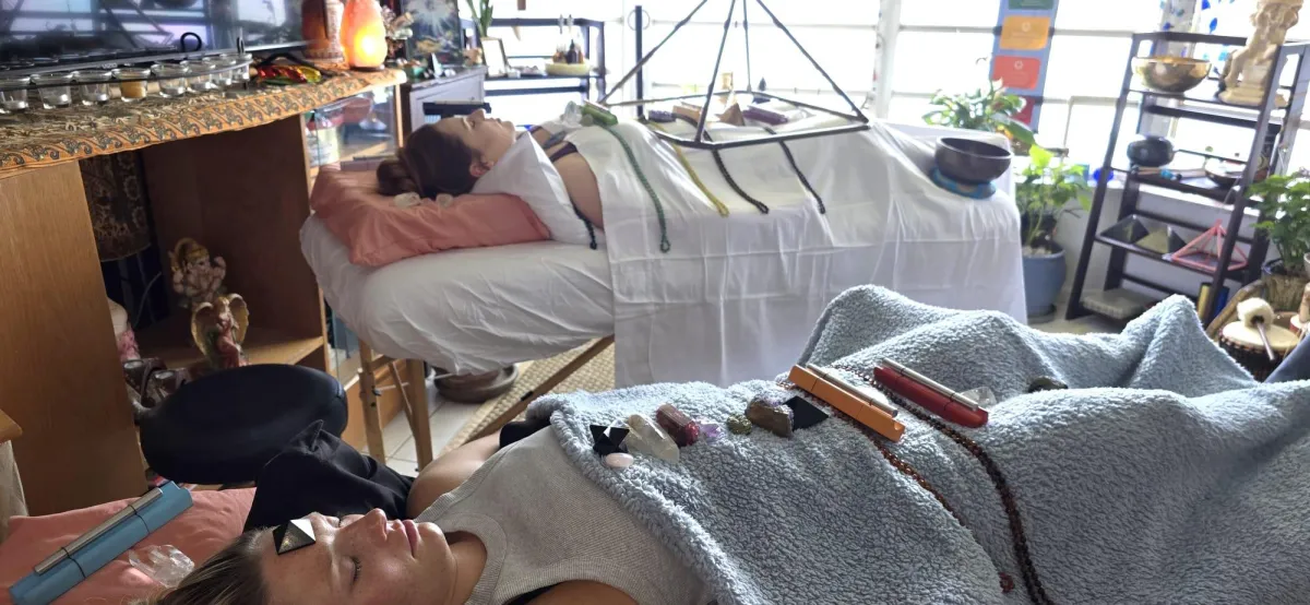 2 Best Friends receive relaxation vibrations