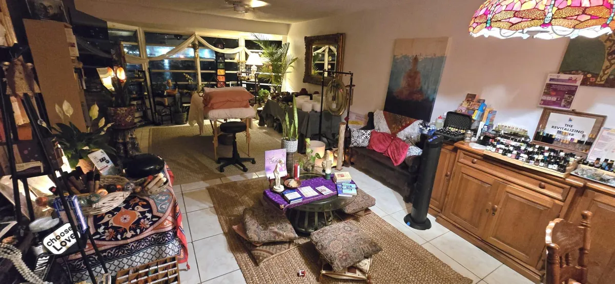 Lakefront peaceful atmosphere sound healing studio