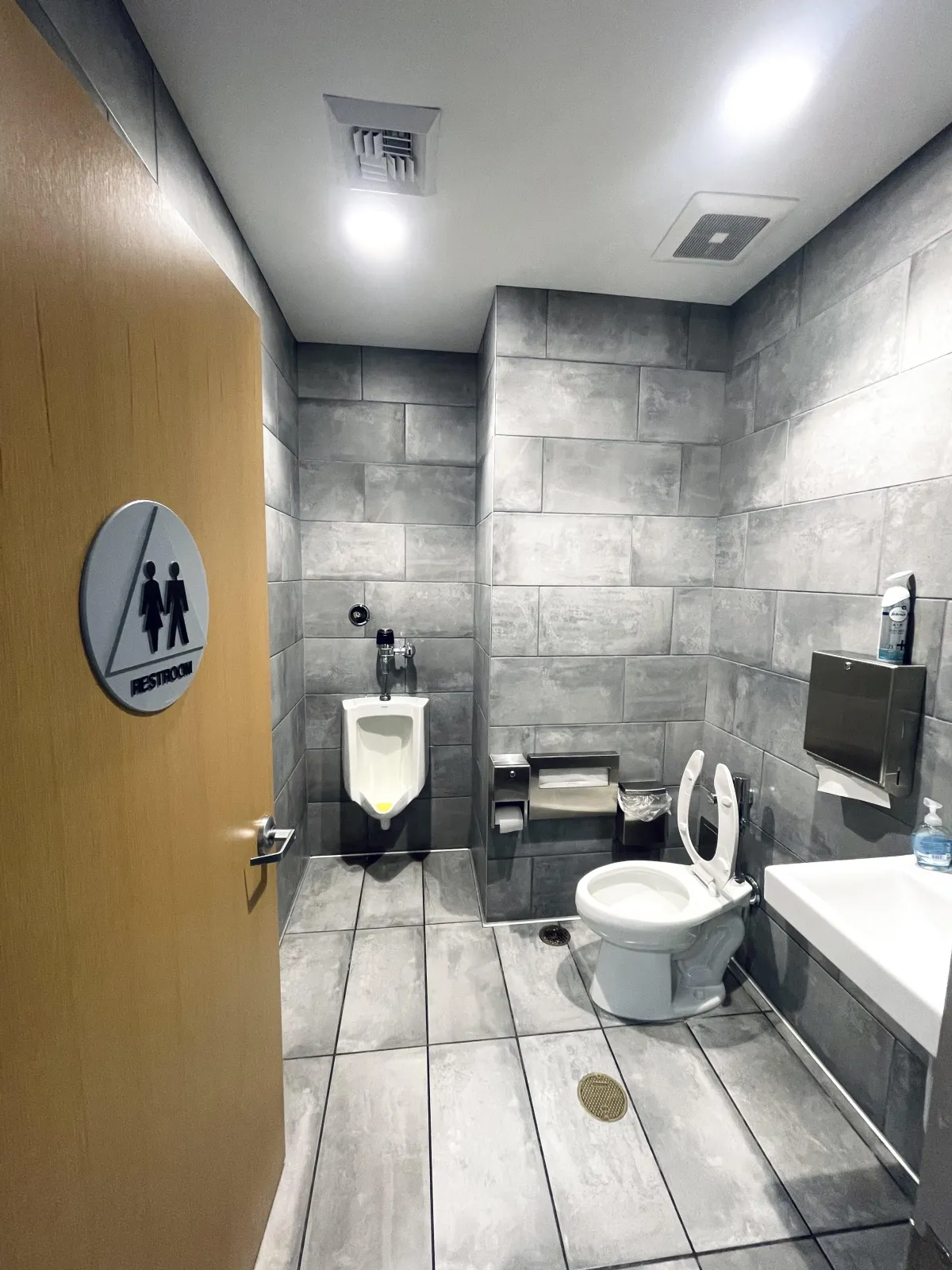 Restroom cleaning, janitors, Janitorial services, school janitor, school cleaning, janitors, restroom cleaning,