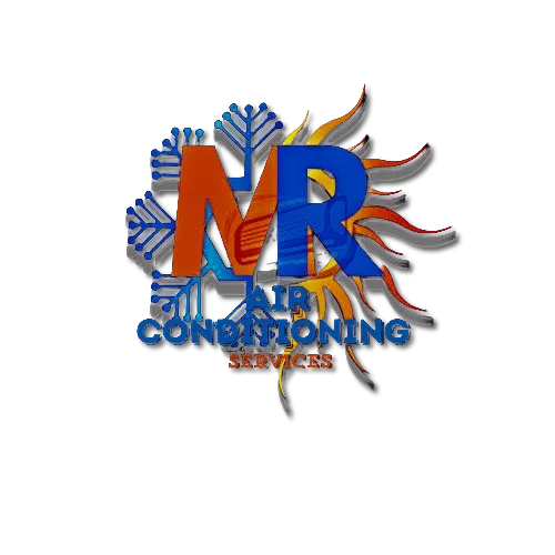 Técnico de aire acondicionado puertorriqueño sosteniendo una llave inglesa, fondo blanco, sin sombras