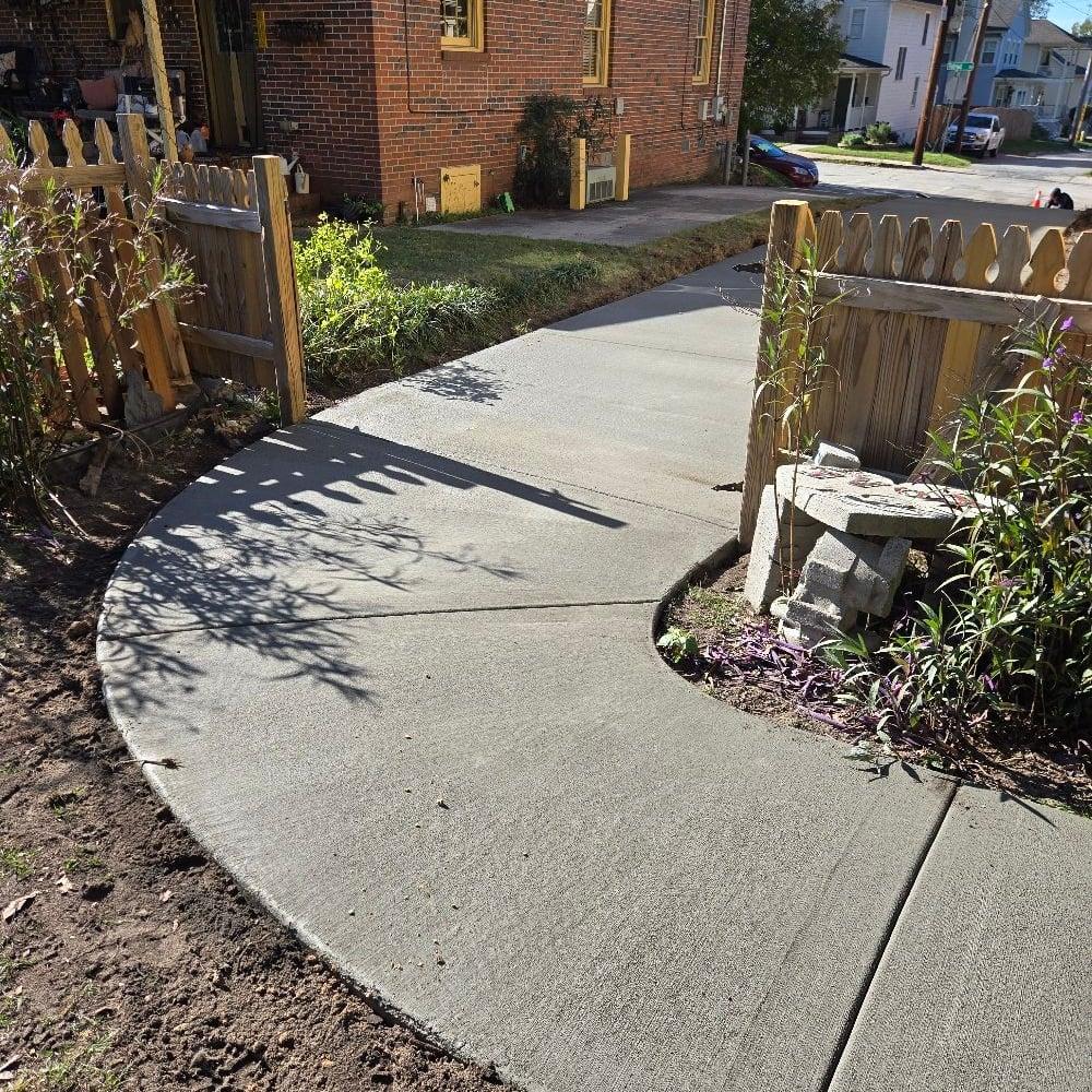 Baton Rouge Concrete builds and installs Pathway