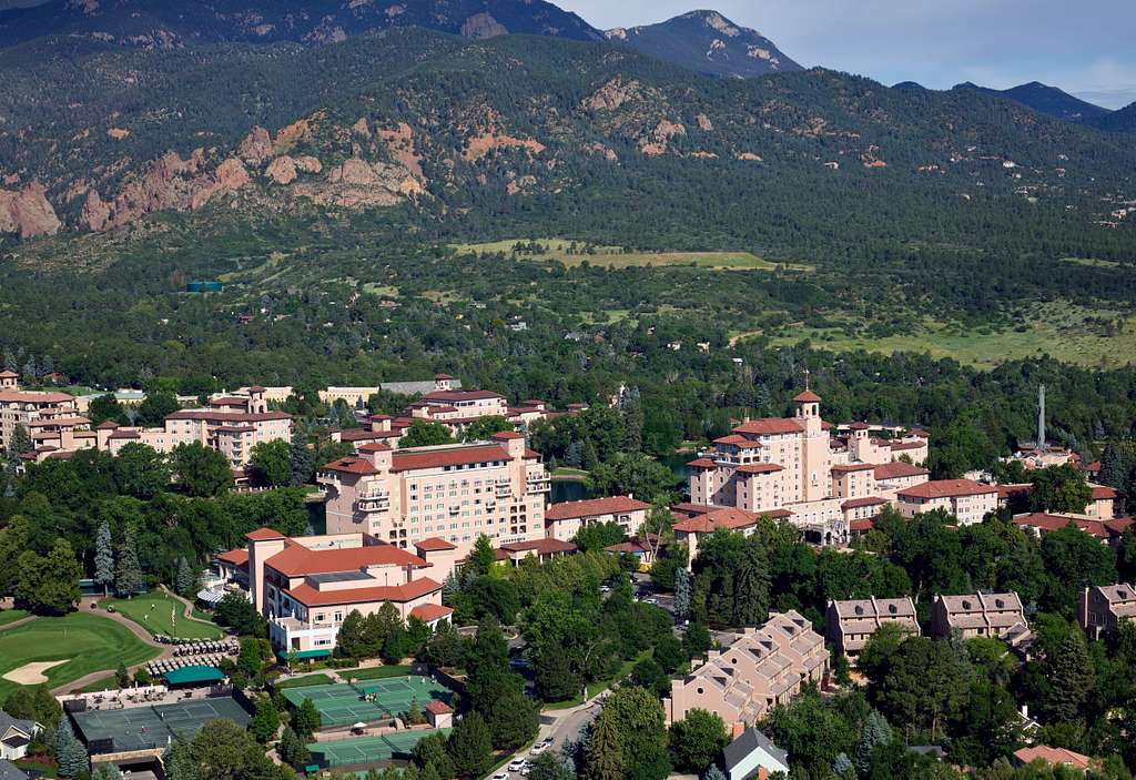 🚗 Rent a Car Colorado Springs, CO: Your Local Guide to Finding the Right Rental