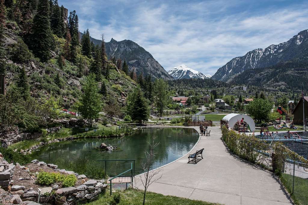 Find the Best Car Rental Colorado Springs, CO: A Smarter Guide to Renting a Car
