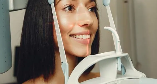 Smile Assessment in First Visit with 3-D Scanner