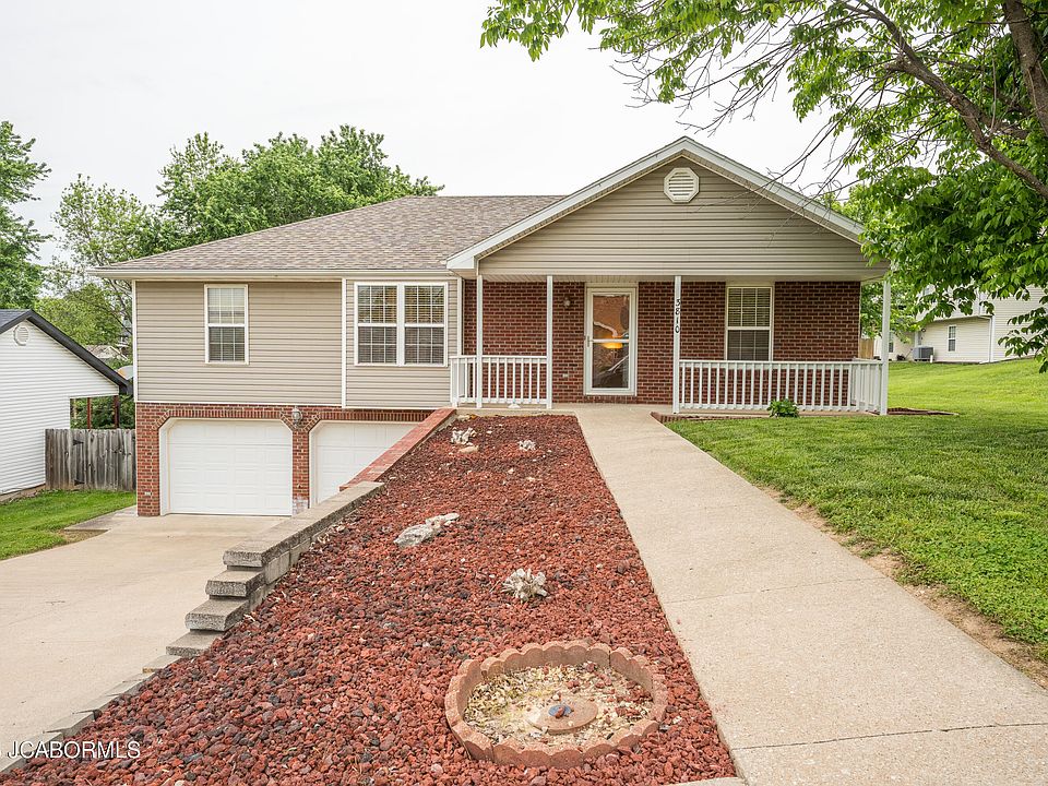 Jefferson Concrete builds and installs driveways