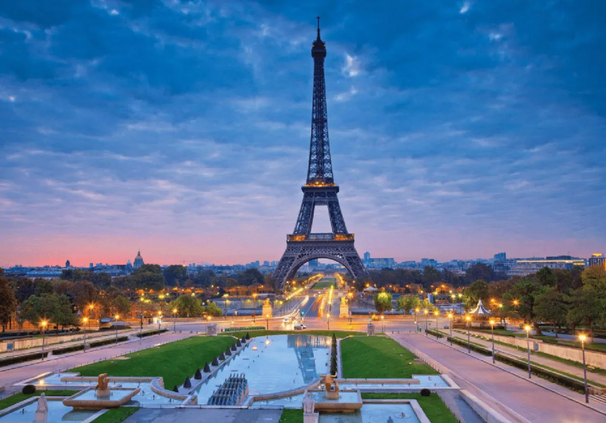 Image of the Eiffel Tower in Paris