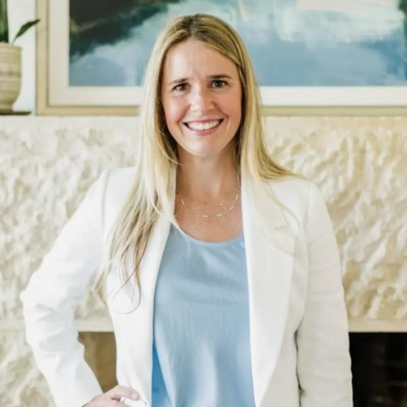 founder of She Profits With Purpose, helping others launch and automate online businesses with done-for-you marketing systems