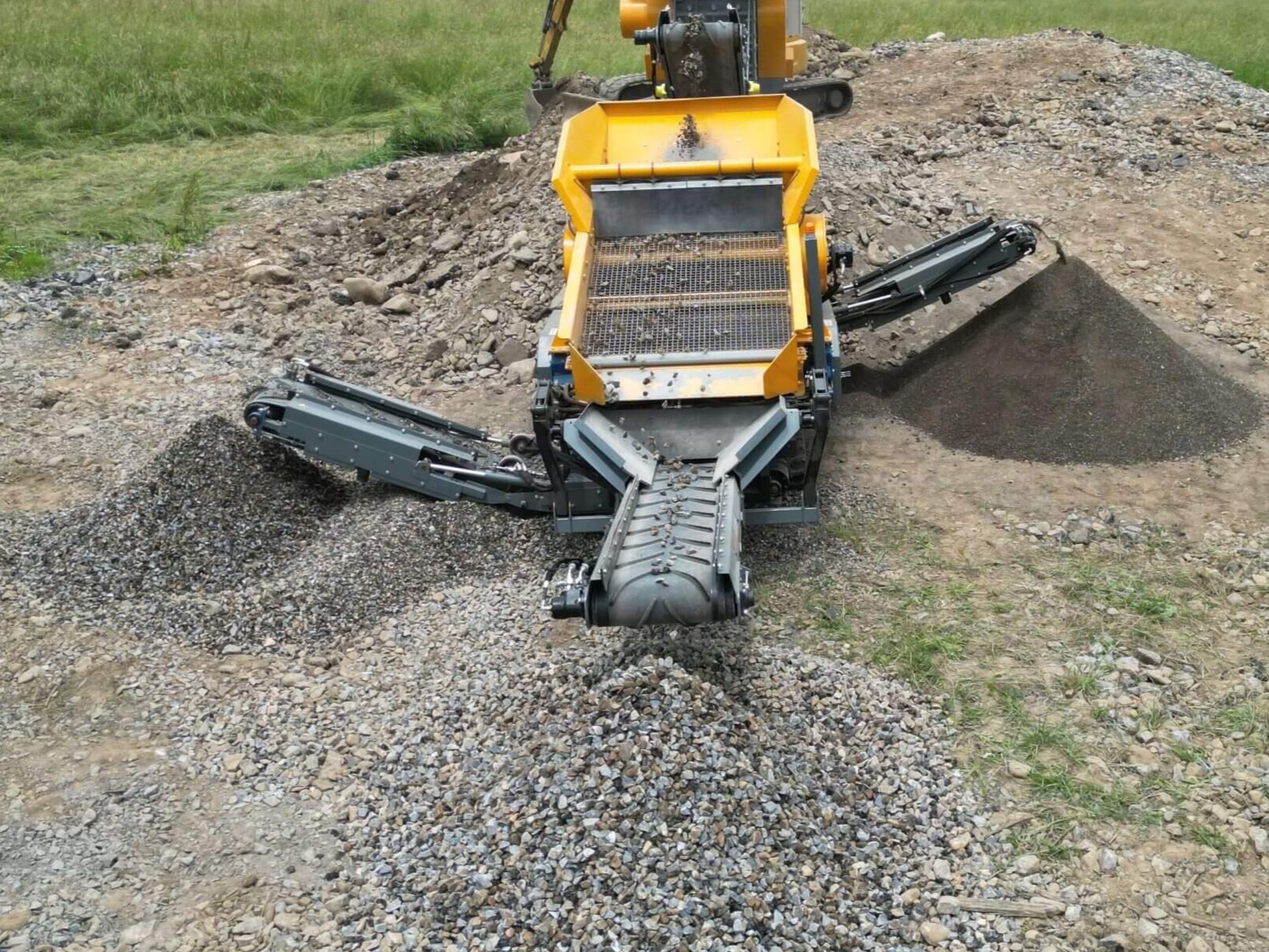 RC-S48 COMPACT SCREEN