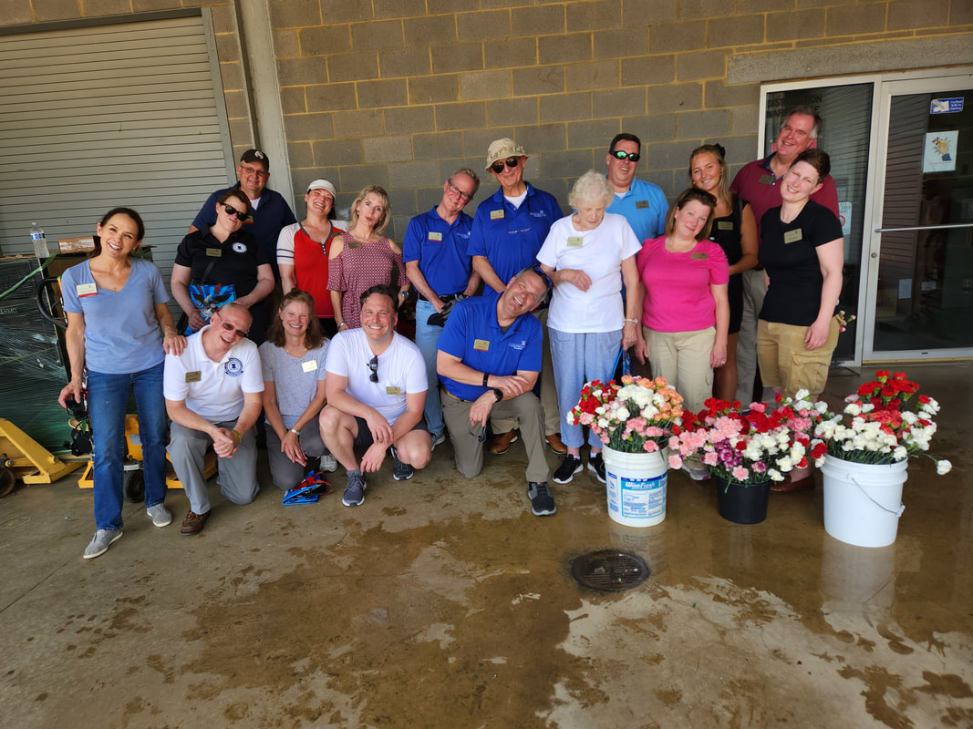volunteers at the Flowers of Remembrance