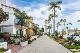Custom seaside deck in Belmont Shore neighborhood