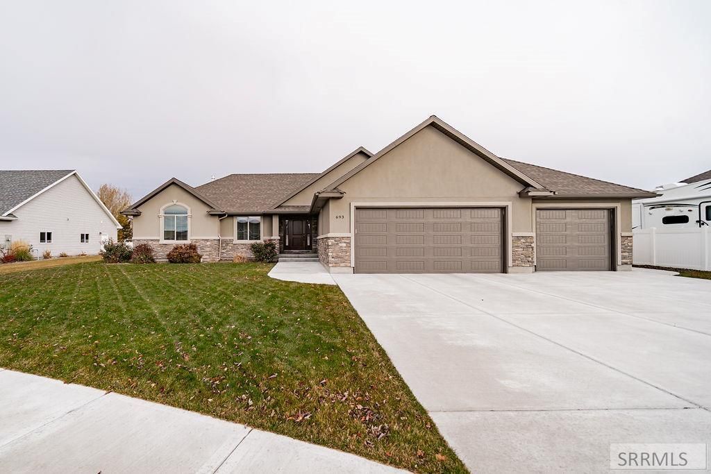 Idaho Falls Concrete builds and installs Driveway