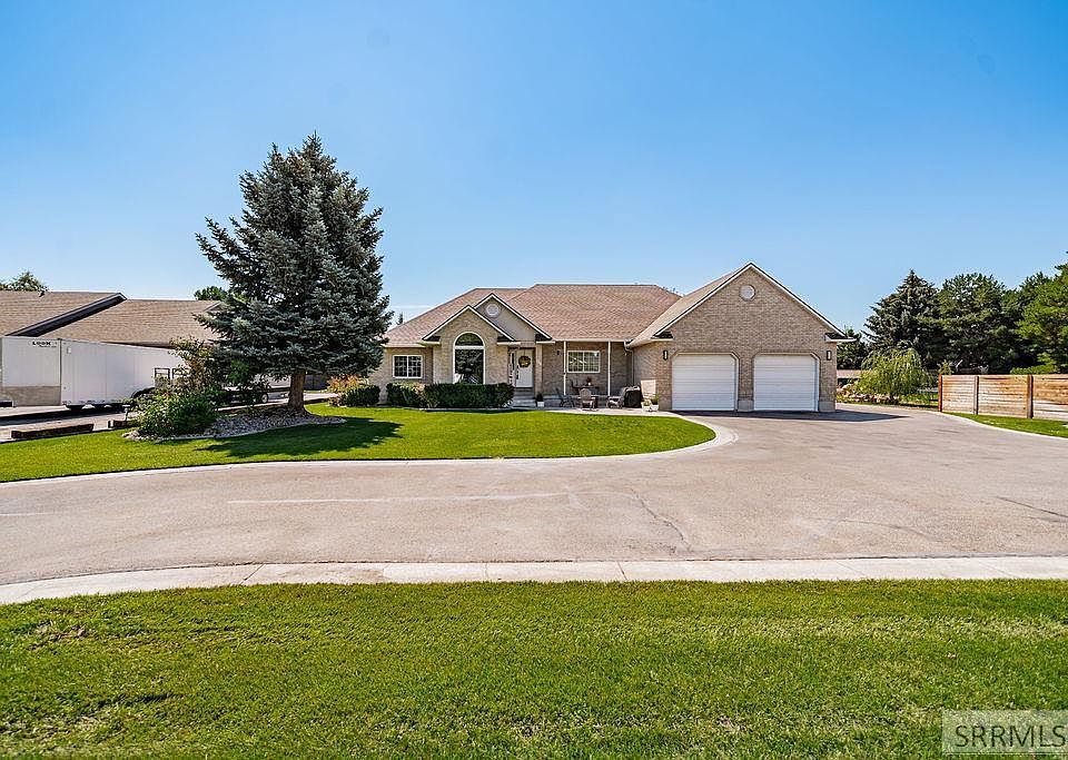 Idaho Falls Concrete builds and installs Driveway