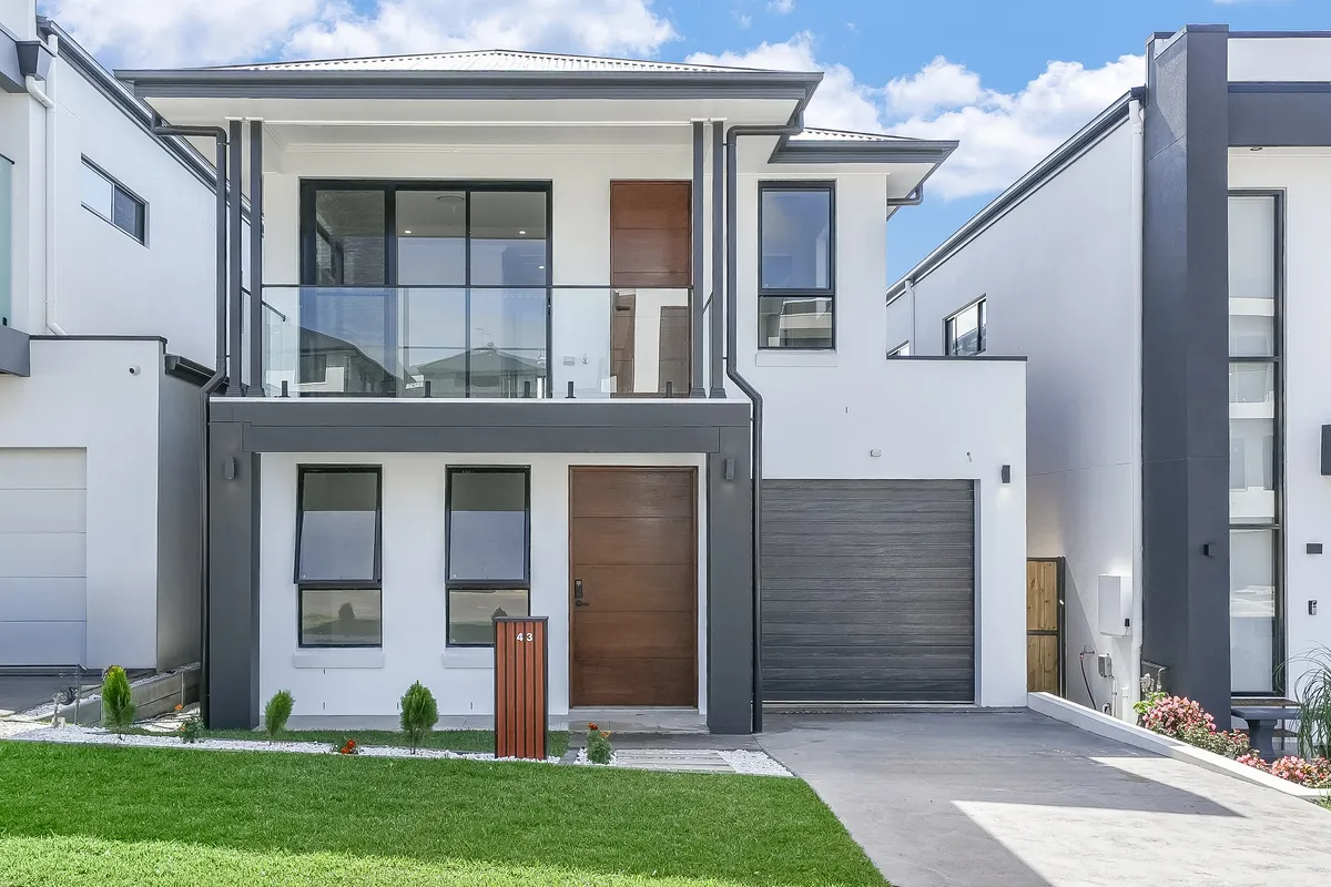 Custom modern family home on sloping block built by Verona Homes