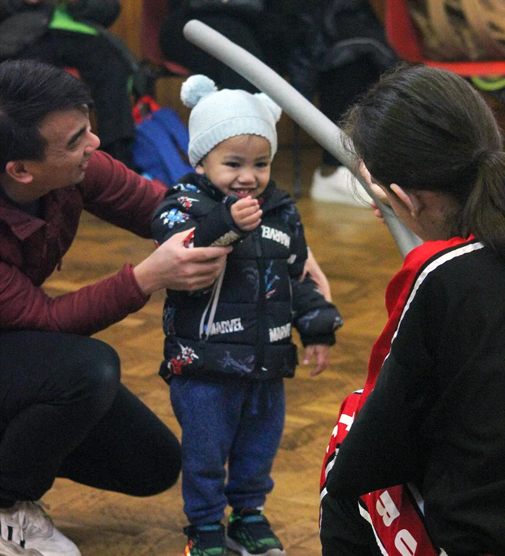 Monster Tot & Dad having fun in Yiewsley