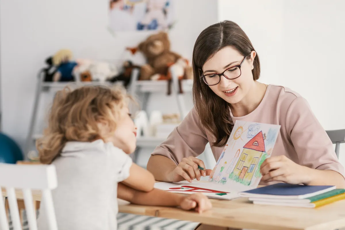 a-professional-child-education-therapist