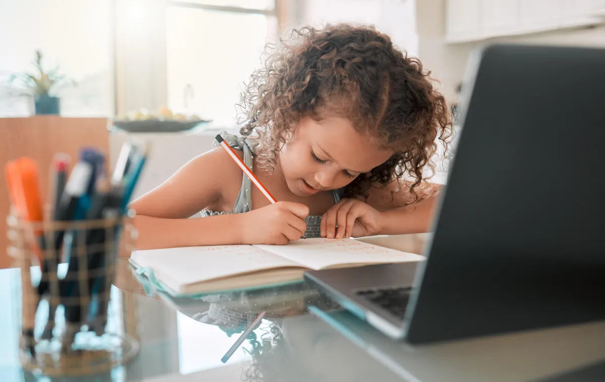 zoom-lesson-home-school-and-online-education