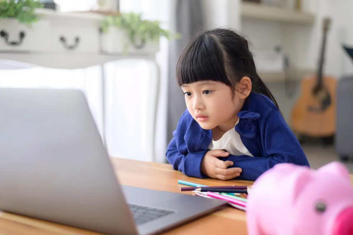 kid-education-with-computer
