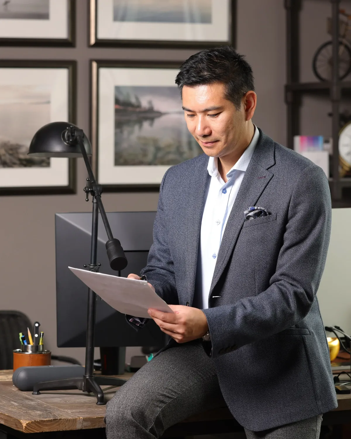 Edward Ho strategizing