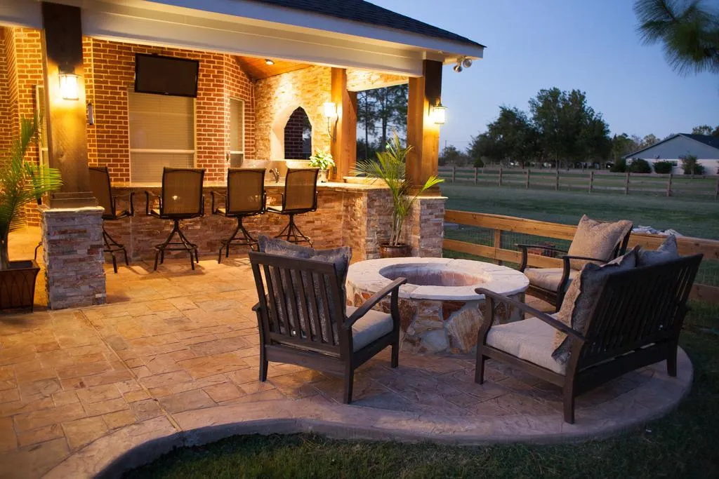 Dallas Concrete builds and installs Patio