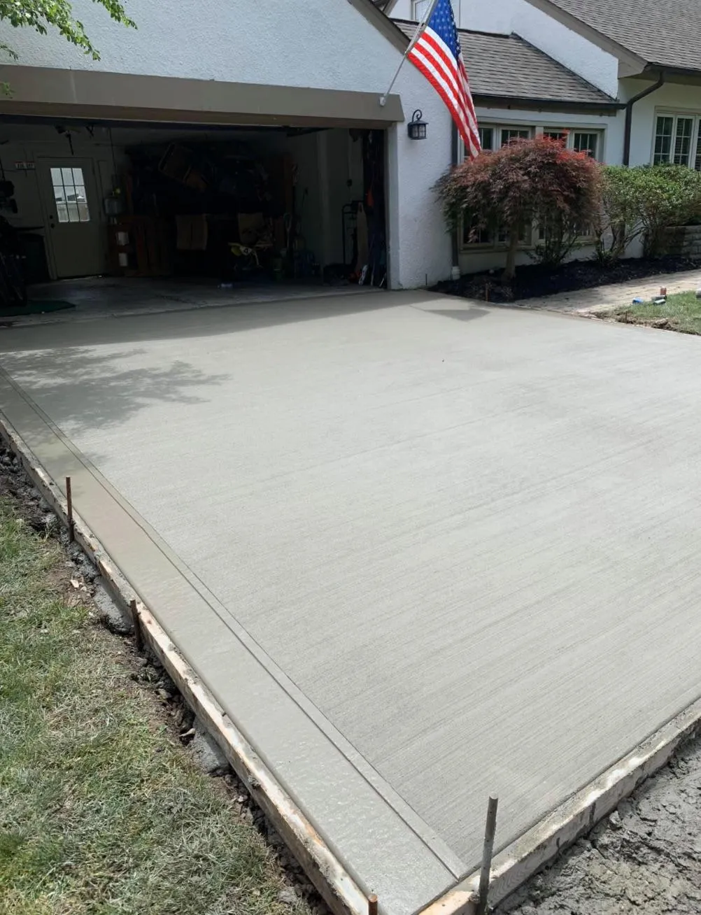 Lynn Concrete builds and installs Driveway