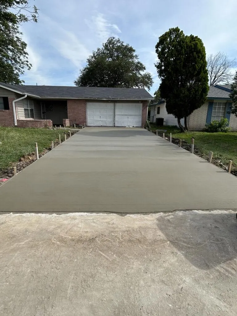 Lynn Concrete builds and installs Driveway