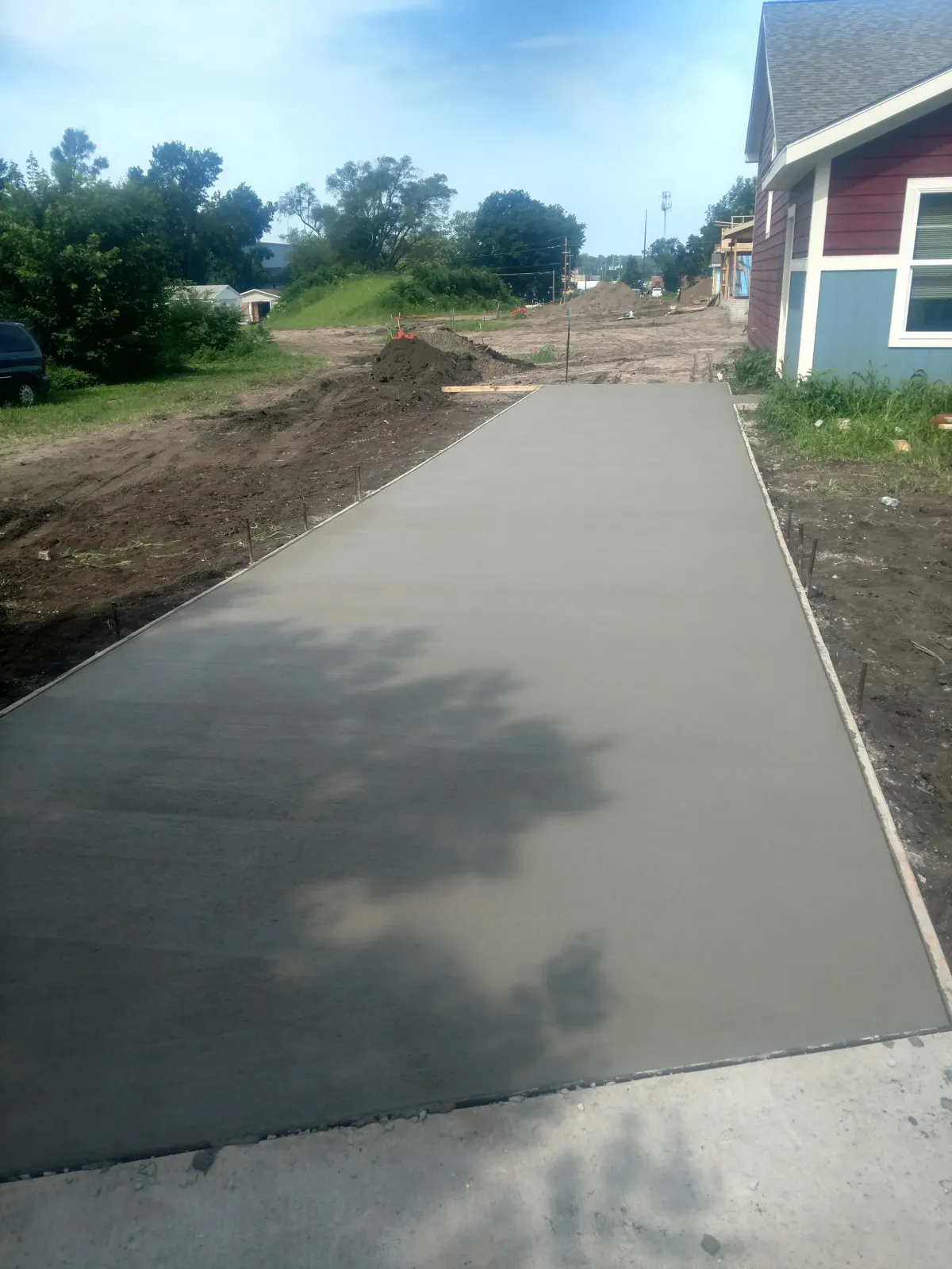 Lynn Concrete builds and installs Driveway
