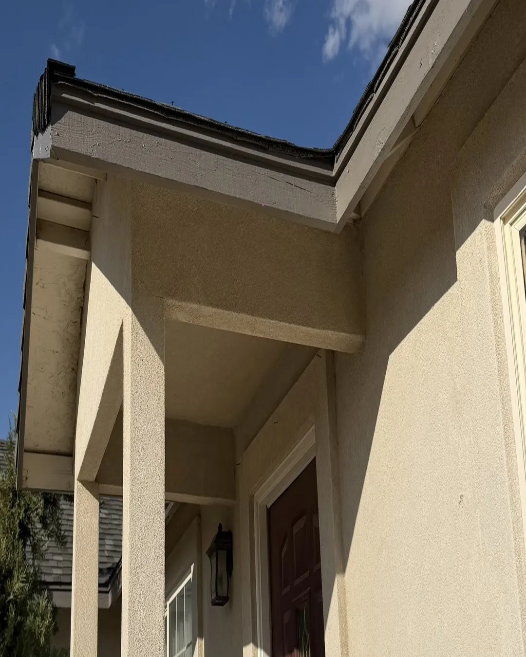 Freshly repainted stucco home exterior in Las Vegas, Nevada by MasterTrade Painters