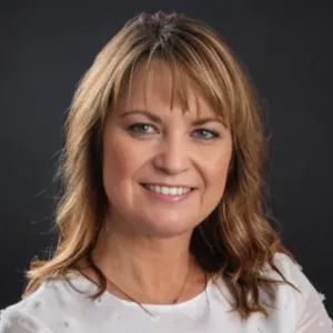 Suzanne, SME Marketing & Sales Support