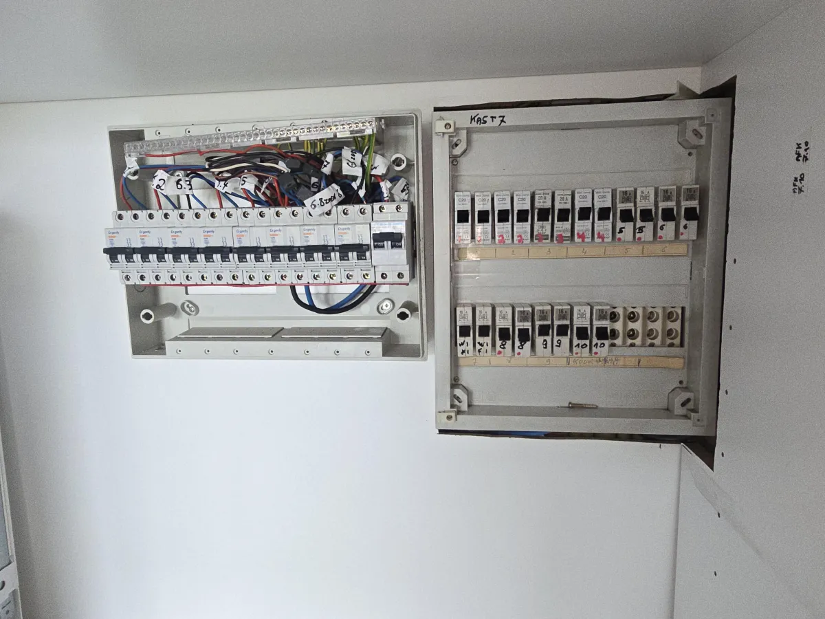 Een installatie die niet in orde is kan veel kopzorgen veroorzaken. Boek een veiligheidsdiagnose bij Wattly de elektricien in de buurt en laat uw installatie controleren zodat u weer gerust kan slapen