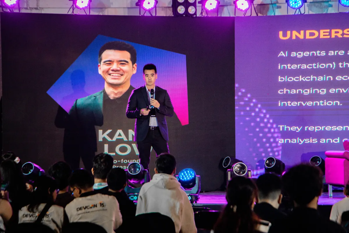 Kenji Low On Stage Keynote Speaker Automate to Dominate