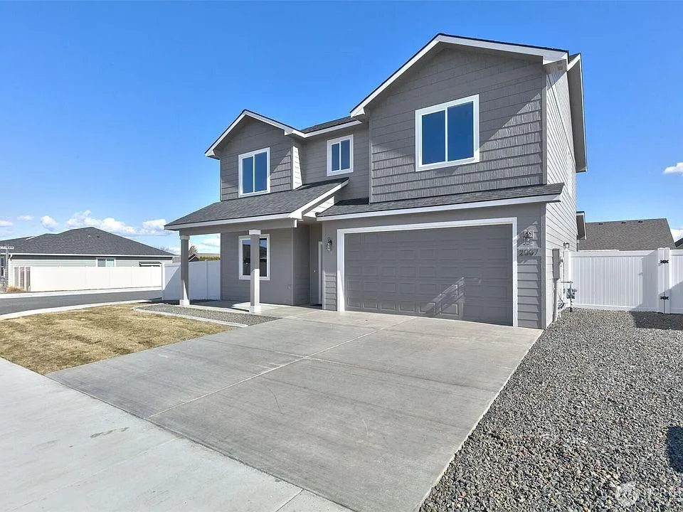 Yakima Concrete builds and installs Driveway