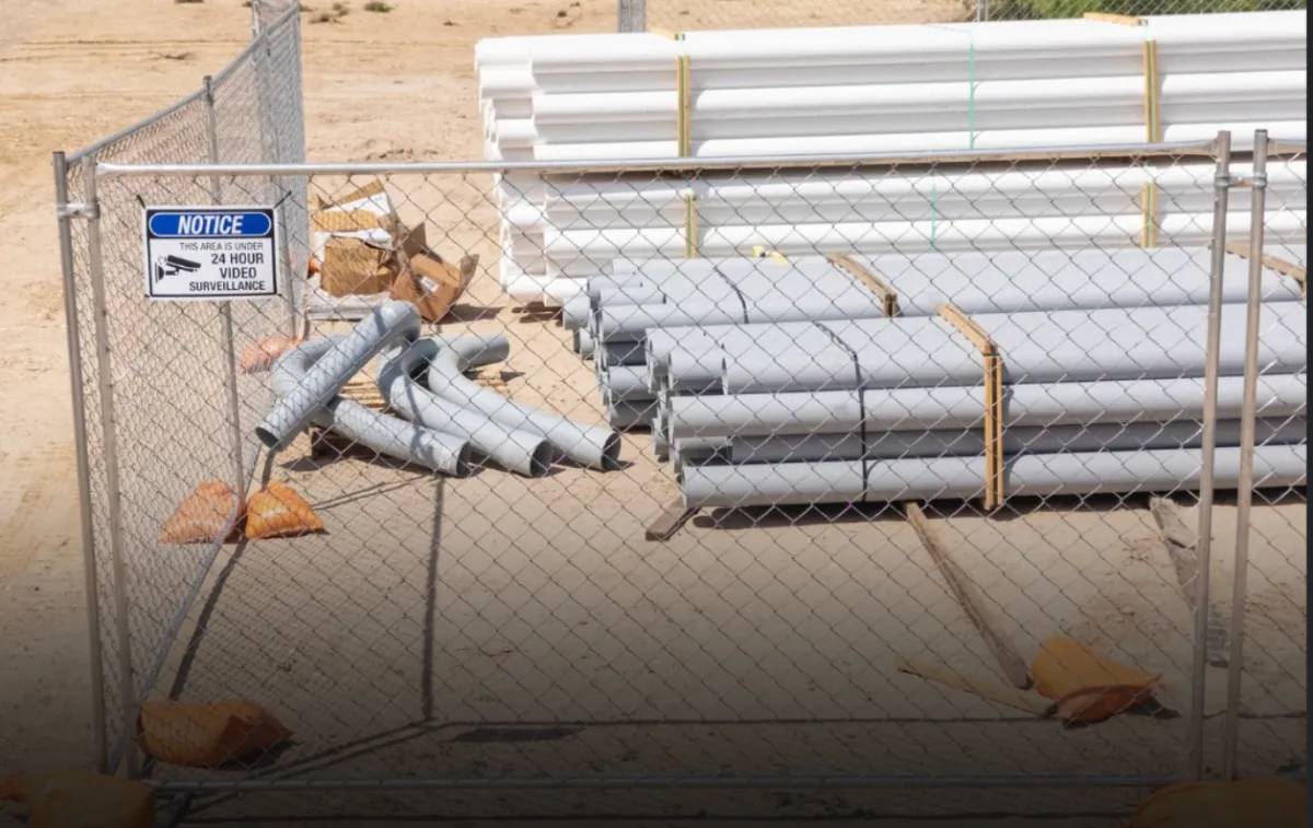 Fencing panels with privacy screen – ATEX Rentals equipment