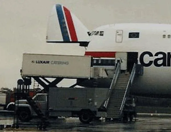 Boeing 747 - freight, front loading